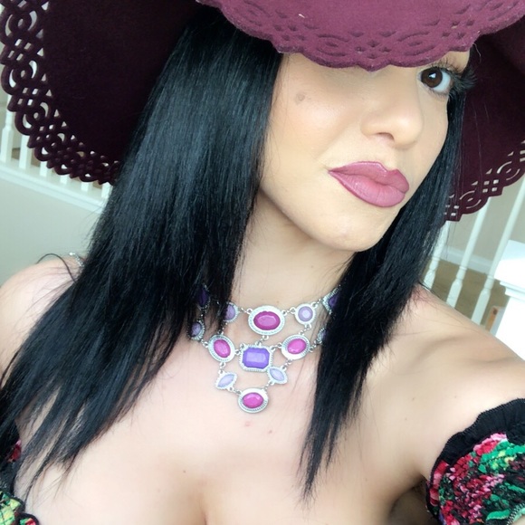 Meet your Posher, Jazmine Owner of DDS Boutique - Picture 3 of 7